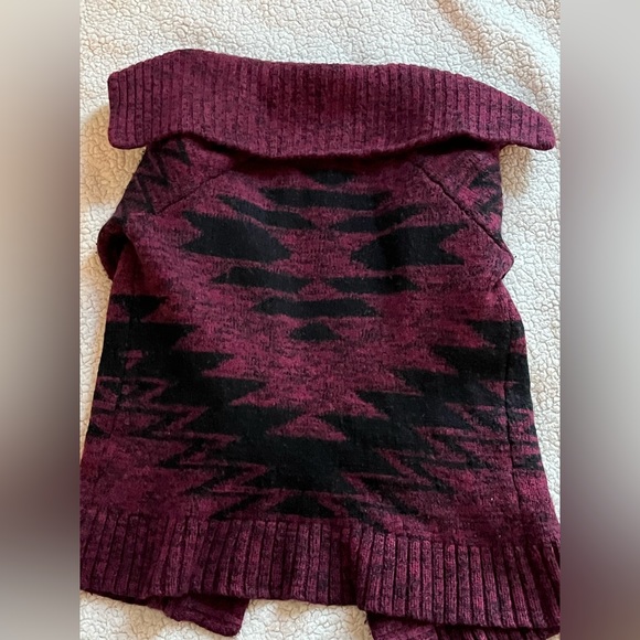 Sweater - Picture 6 of 6